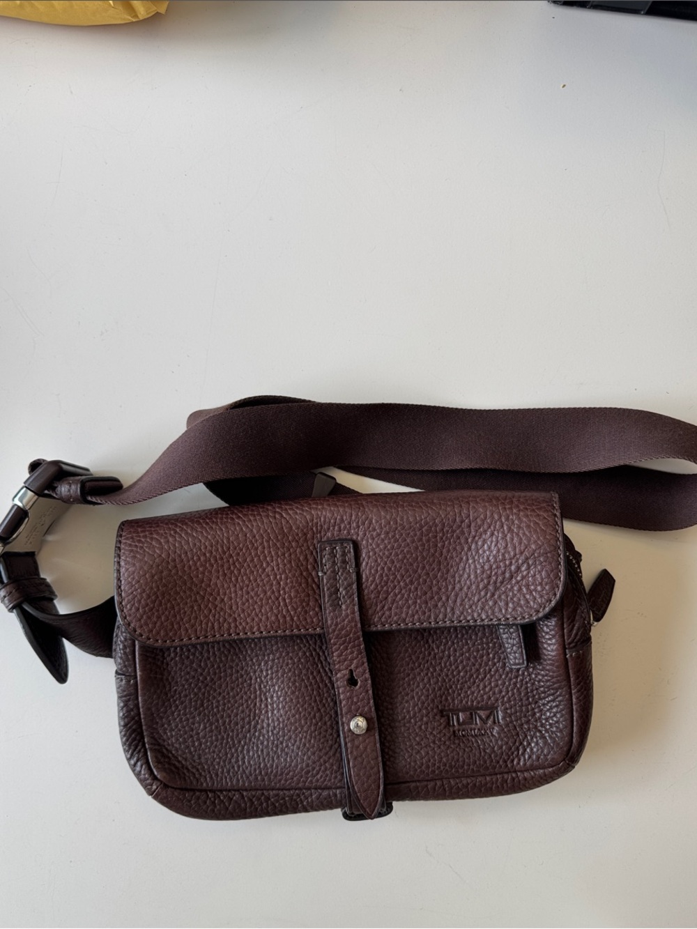Vintage Tumi Dark Brown Leather crossbody bag